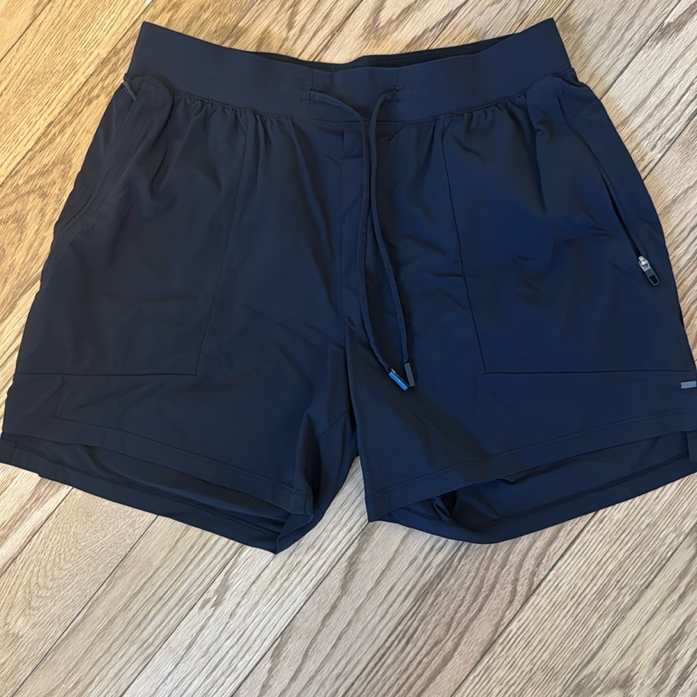 Lululemon men’s Bowline shorts